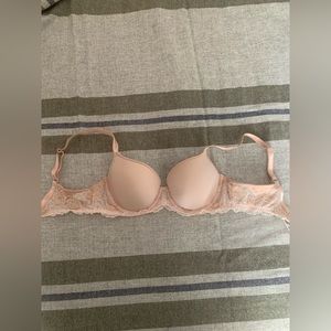Wacoal T-shirt bra, 34C, lightly used!